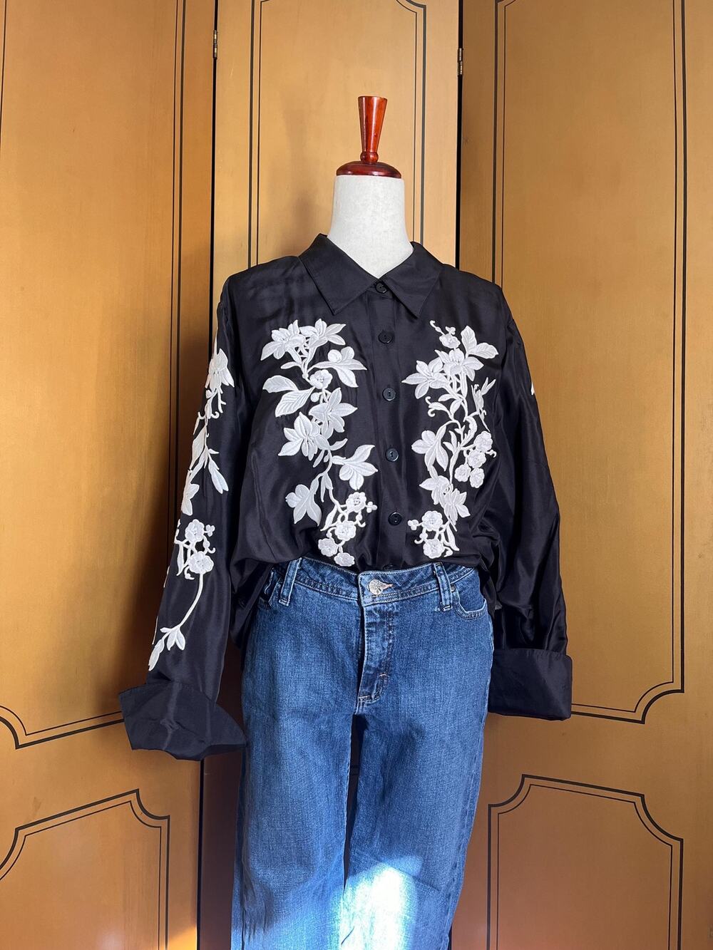 Vintage silk blouse in black and white with flowers, size 2X